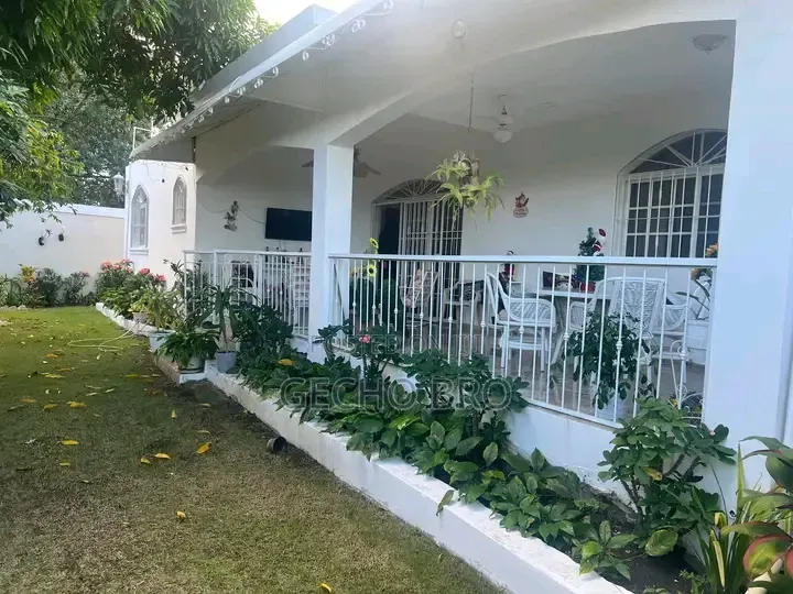 4bdrm House in Bole for sale