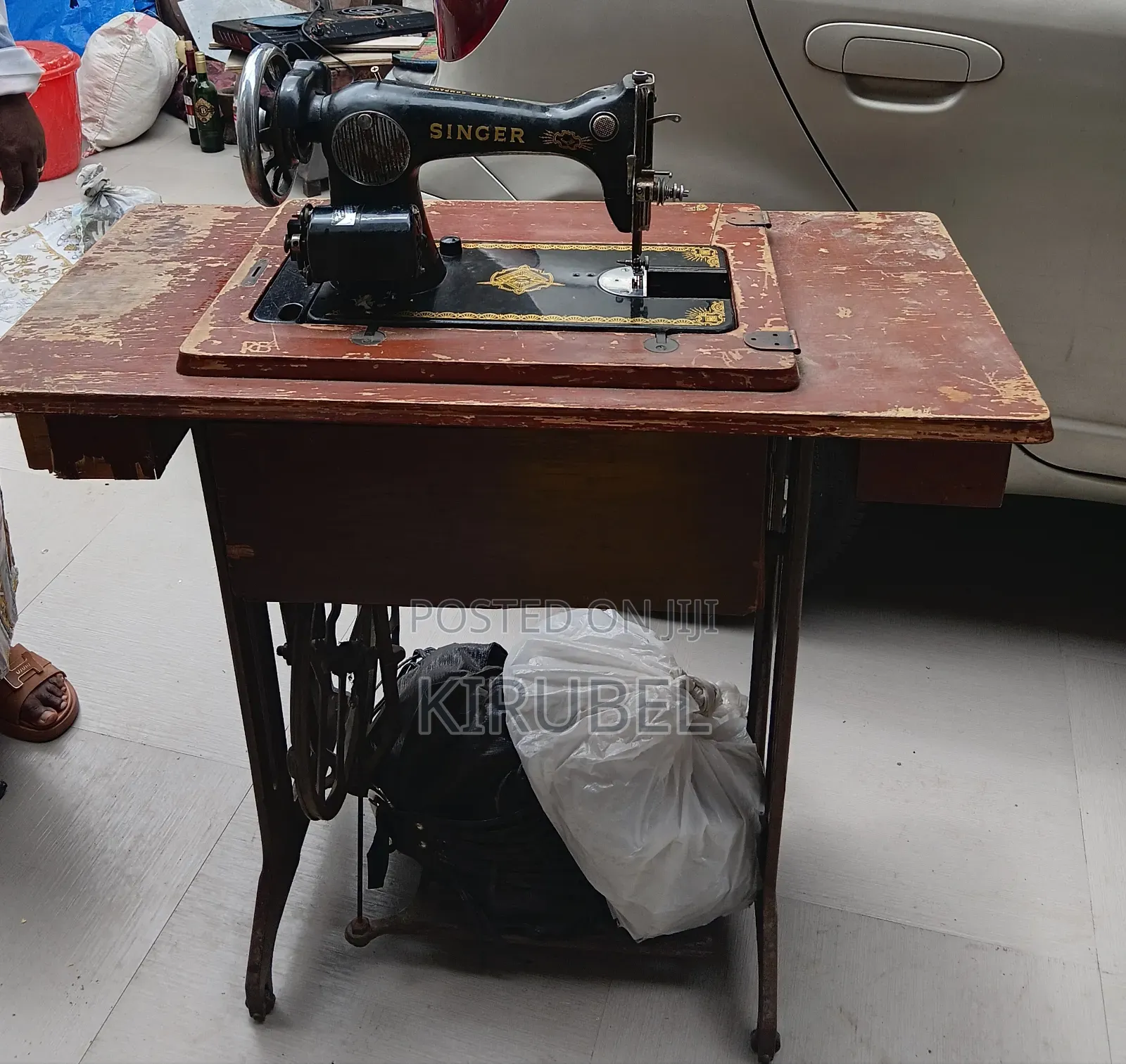 Vintage Singer Sewing Machine With Original Treadle Table