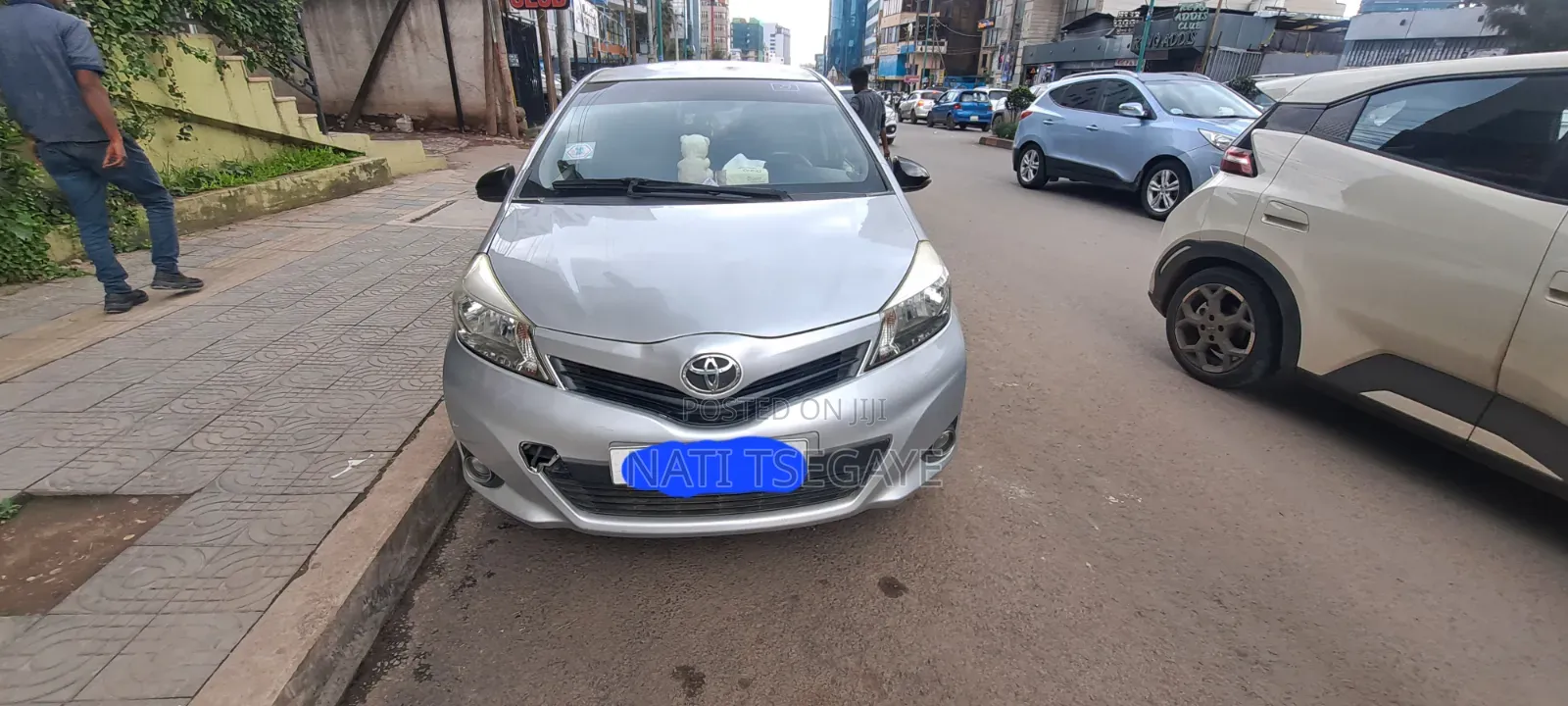 Toyota Yaris LE Hatchback 5dr 2012 Silver