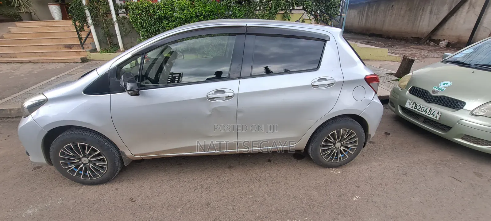 Toyota Yaris LE Hatchback 5dr 2012 Silver