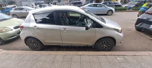 Toyota Yaris LE Hatchback 5dr 2012 Silver
