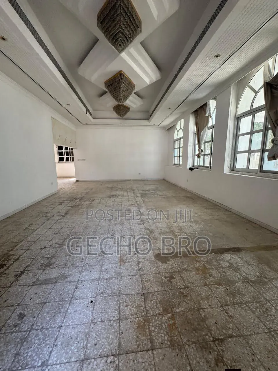 Furnished 8bdrm House in Bole for sale