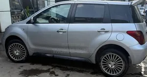 Toyota Corolla 2022 Silver
