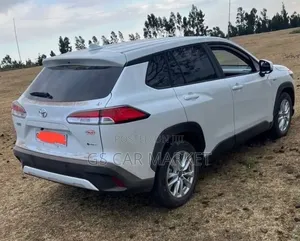 Toyota Corolla Cross Hybrid 2025 White