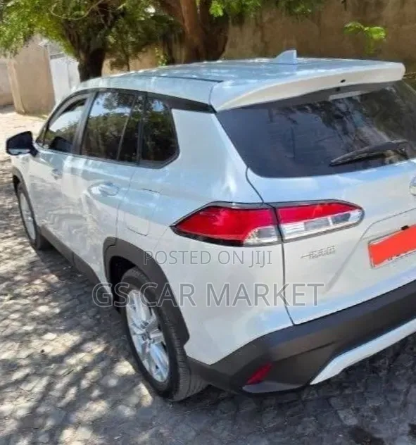 Toyota Corolla Cross Hybrid 2025 White
