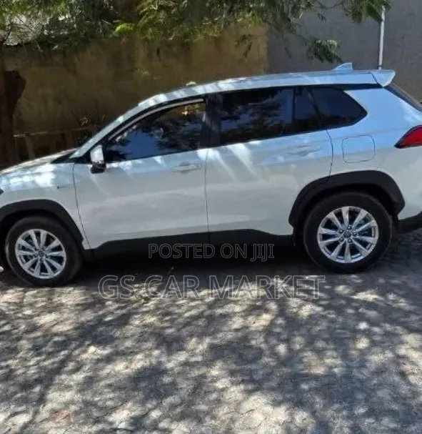 Toyota Corolla Cross Hybrid 2025 White