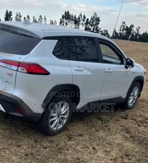 Toyota Corolla Cross Hybrid 2025 White