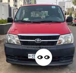 Toyota HiAce 2011 Red
