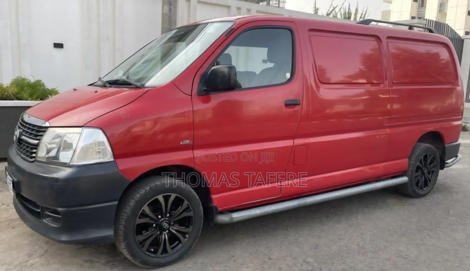 Toyota HiAce 2011 Red