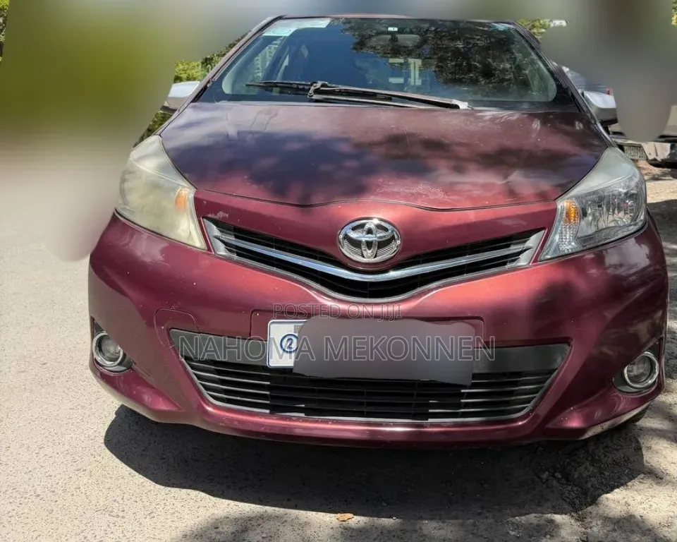 Toyota Yaris 2011 Red