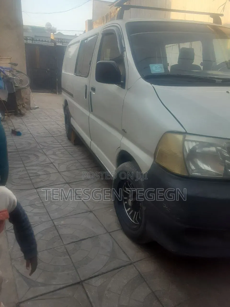 Toyota HiAce 2007 White
