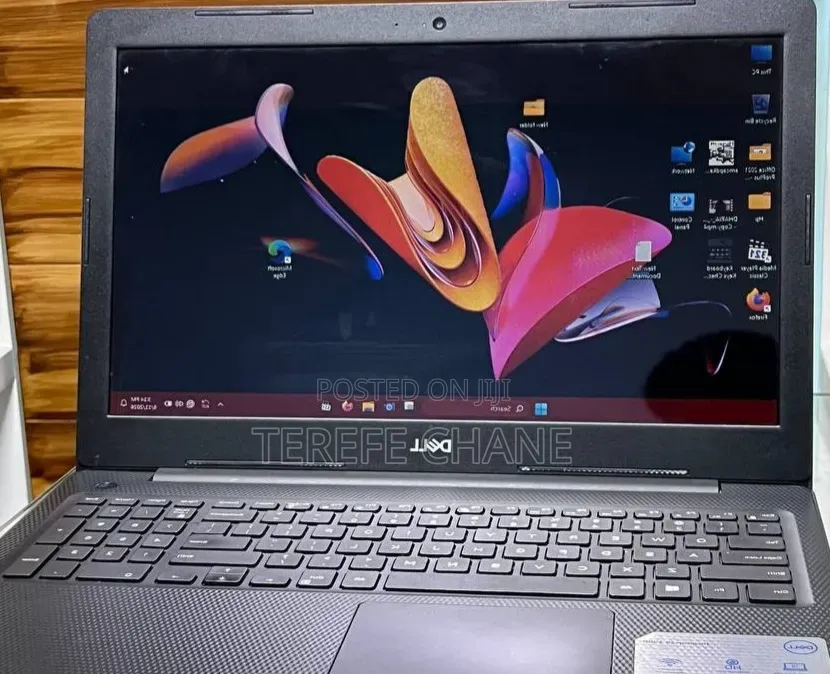 New Laptop Dell Inspiron 15 8GB Intel Core i7 SSD 256GB