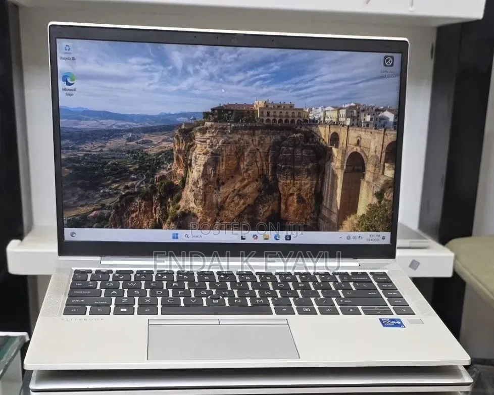 New Laptop HP EliteBook 840 10 16GB Intel Core i7 SSD 1T