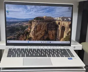 New Laptop HP EliteBook 840 10 16GB Intel Core i7 SSD 512GB