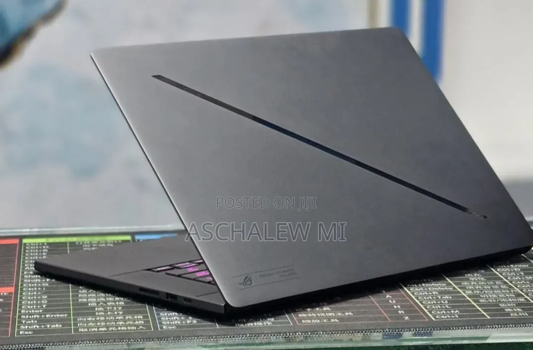 New Laptop Asus ROG Zephyrus G16 16GB Intel Core Ultra 9 SSD 1T