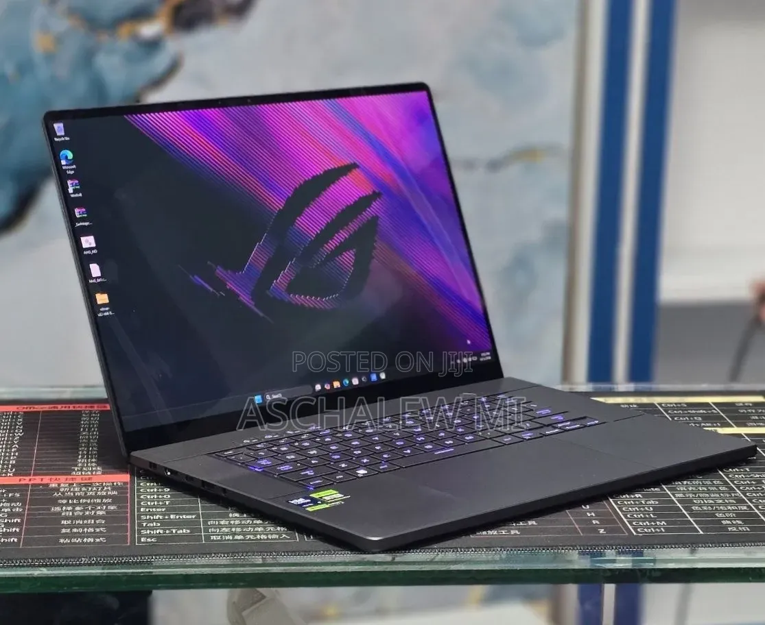 New Laptop Asus ROG Zephyrus G16 16GB Intel Core Ultra 9 SSD 1T