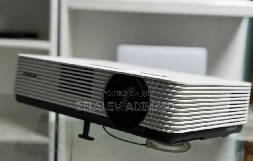 Soensony Projector Model Name VPL-Dx221 Hardwa