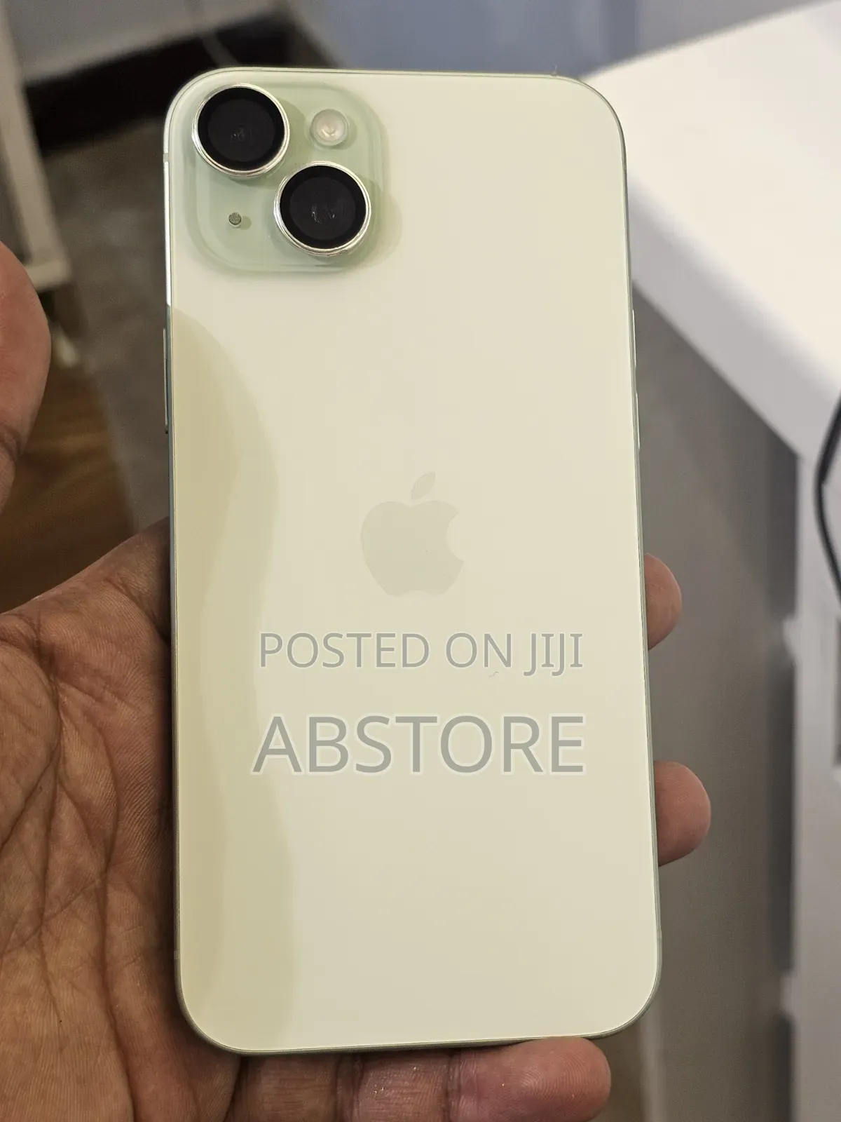New Apple iPhone 15 Plus 128 GB Yellow