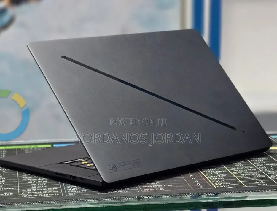 New Laptop Asus ROG Zephyrus G16 16GB Intel Core Ultra 9 SSD 1T