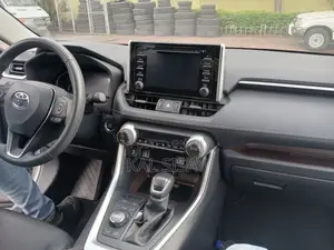 Toyota RAV4 2022 Silver