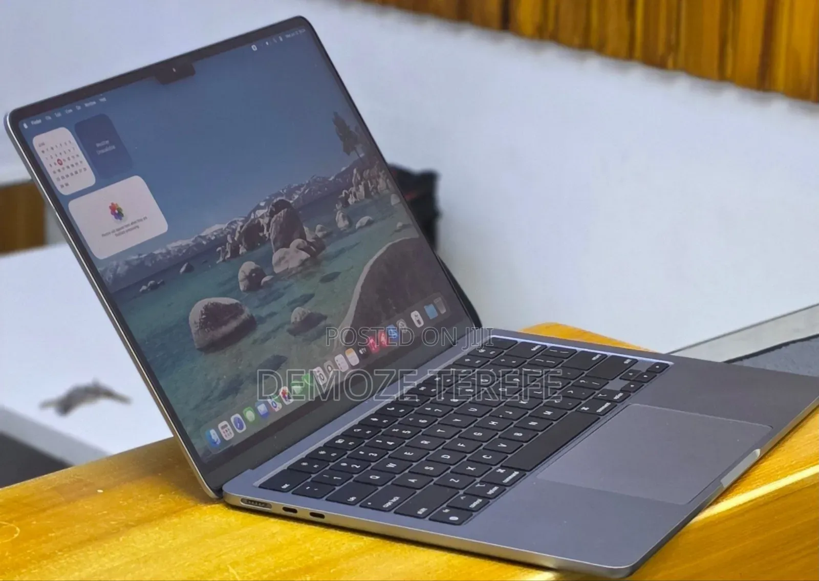 New Laptop Apple MacBook Air 2022 M2 8GB Apple M2 SSD 256GB