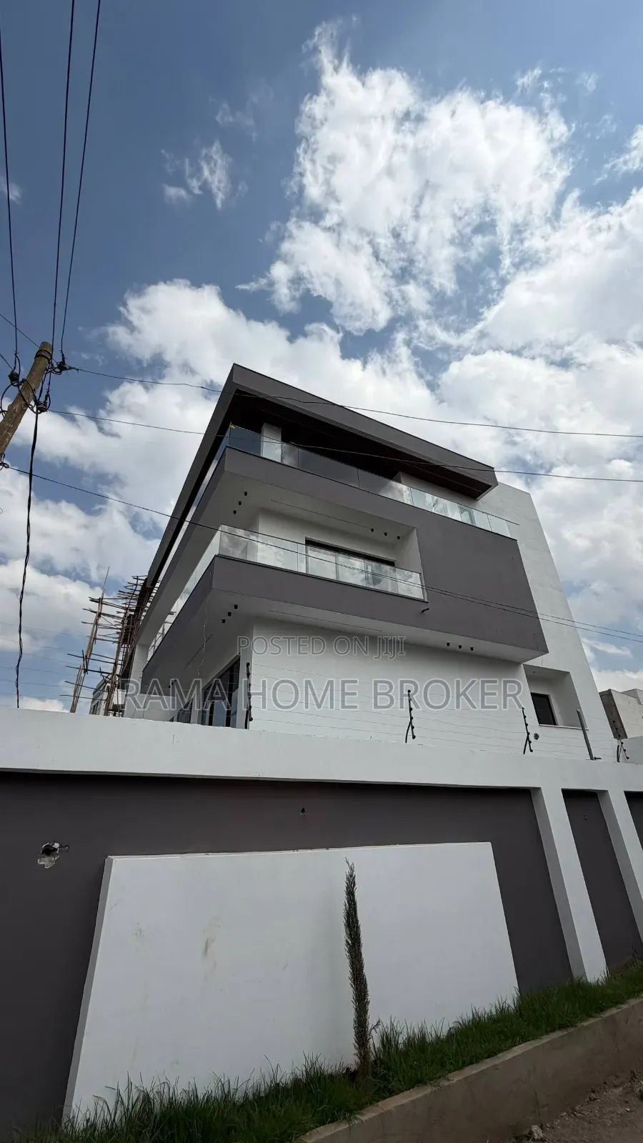 Furnished 7bdrm Townhouse/Terrace in መገናኛ አካባቢ, Yeka for sale