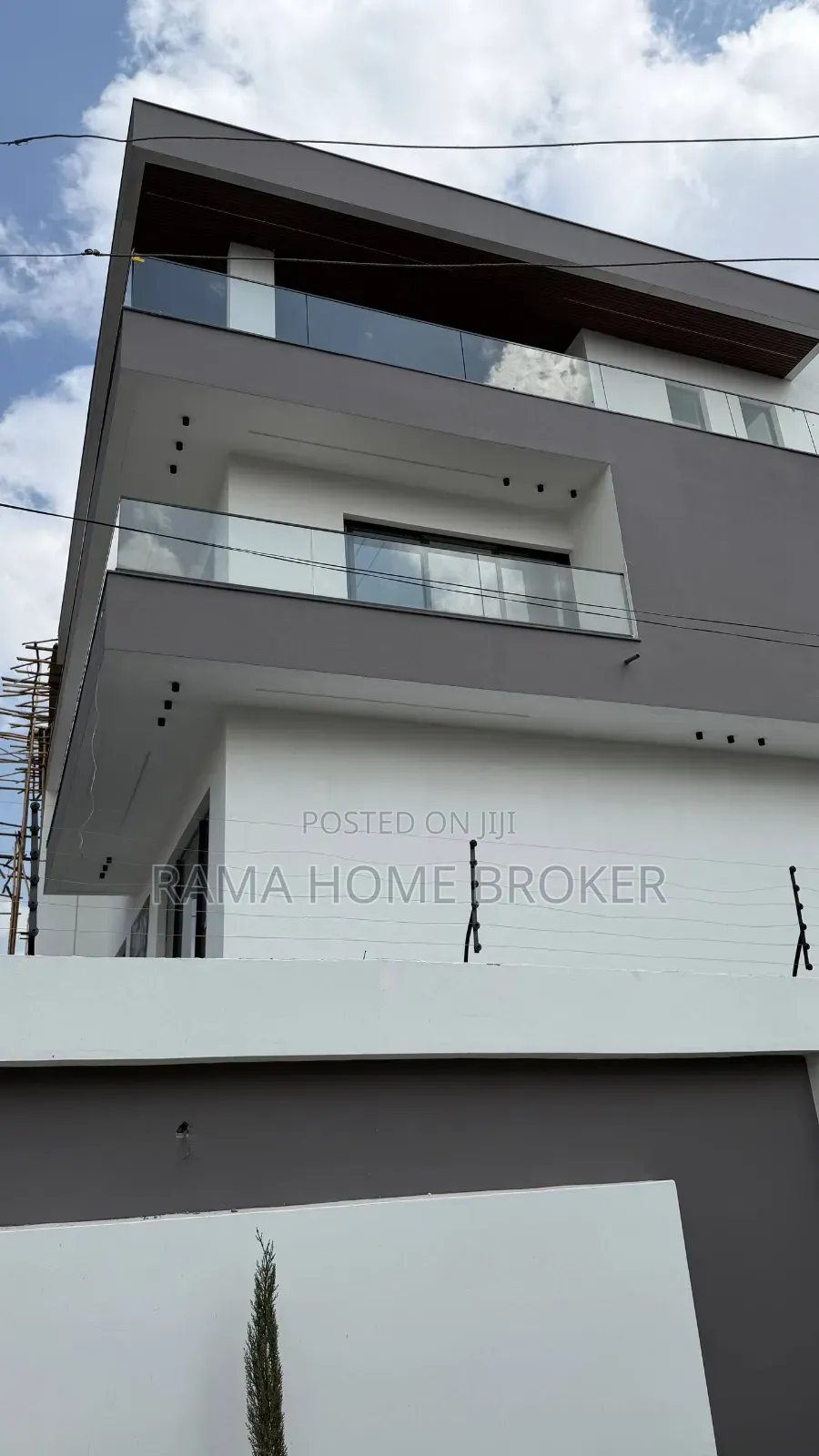 Furnished 7bdrm Townhouse/Terrace in መገናኛ አካባቢ, Yeka for sale