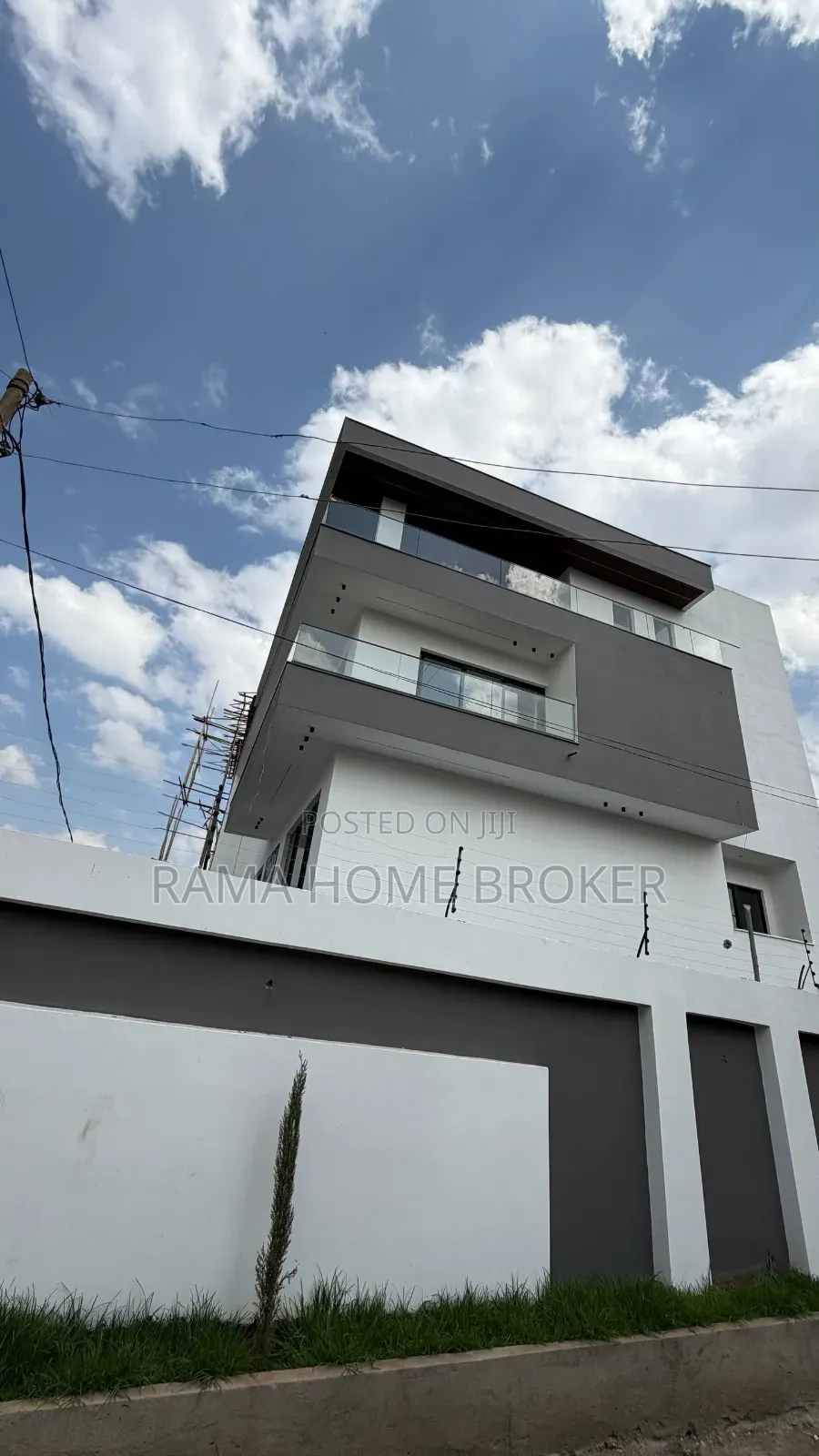 Furnished 7bdrm Townhouse/Terrace in መገናኛ አካባቢ, Yeka for sale