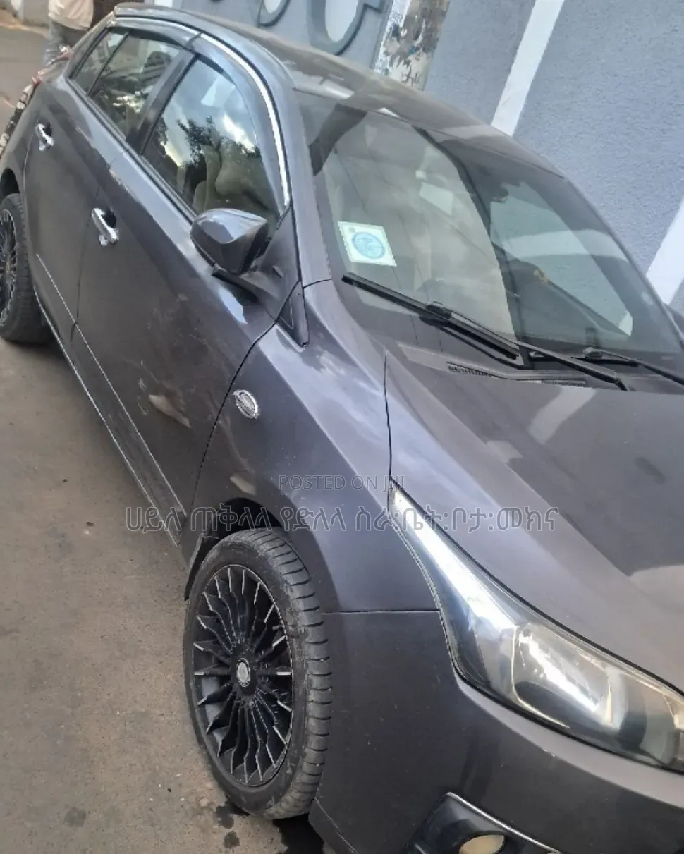 Toyota Yaris 2014 Gray