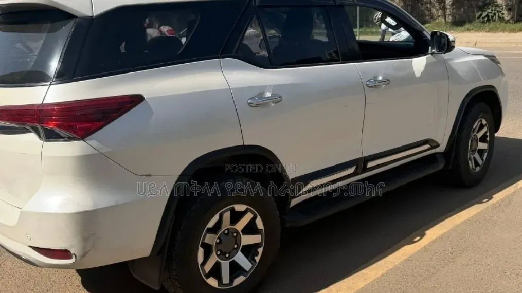 Toyota Fortuner 2018 Off white
