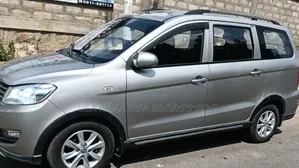 Dongfeng Glory 2023 Gold
