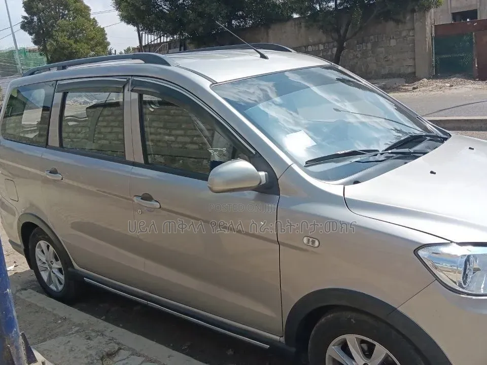Dongfeng Glory 2023 Gold