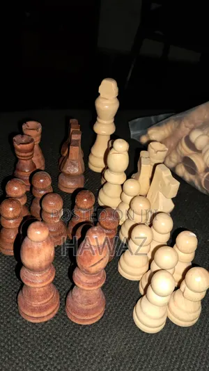 የቼዝ መጫወቻ የእንጨት