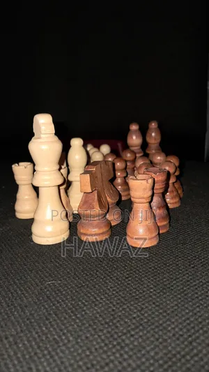 የቼዝ መጫወቻ የእንጨት
