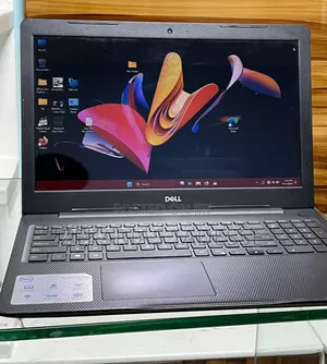 New Laptop Dell Inspiron 15 8GB Intel Core i7 SSD 256GB