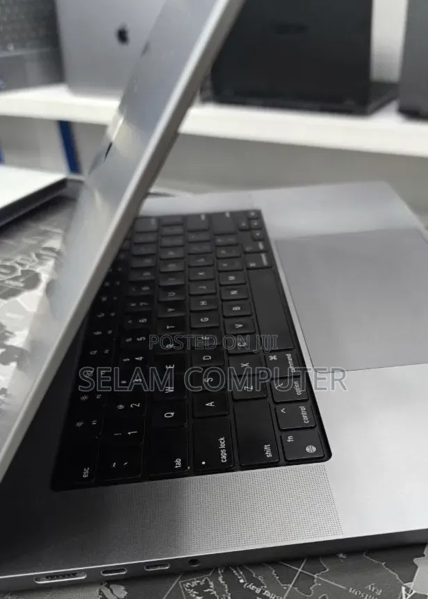 New Laptop Apple MacBook Pro 2021 M1 Max 32GB Apple M1 Max SSD 1T