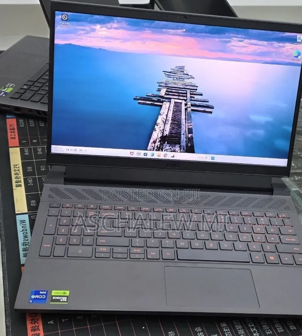 New Laptop Dell G15 5511 16GB Intel Core i7 SSD 1T