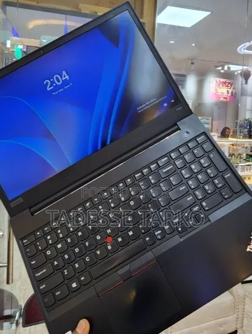 New Laptop Lenovo 8GB Intel Core i5 HDD+SSD 1T