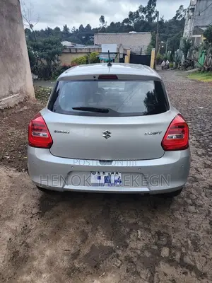 Suzuki Swift 2021 Silver