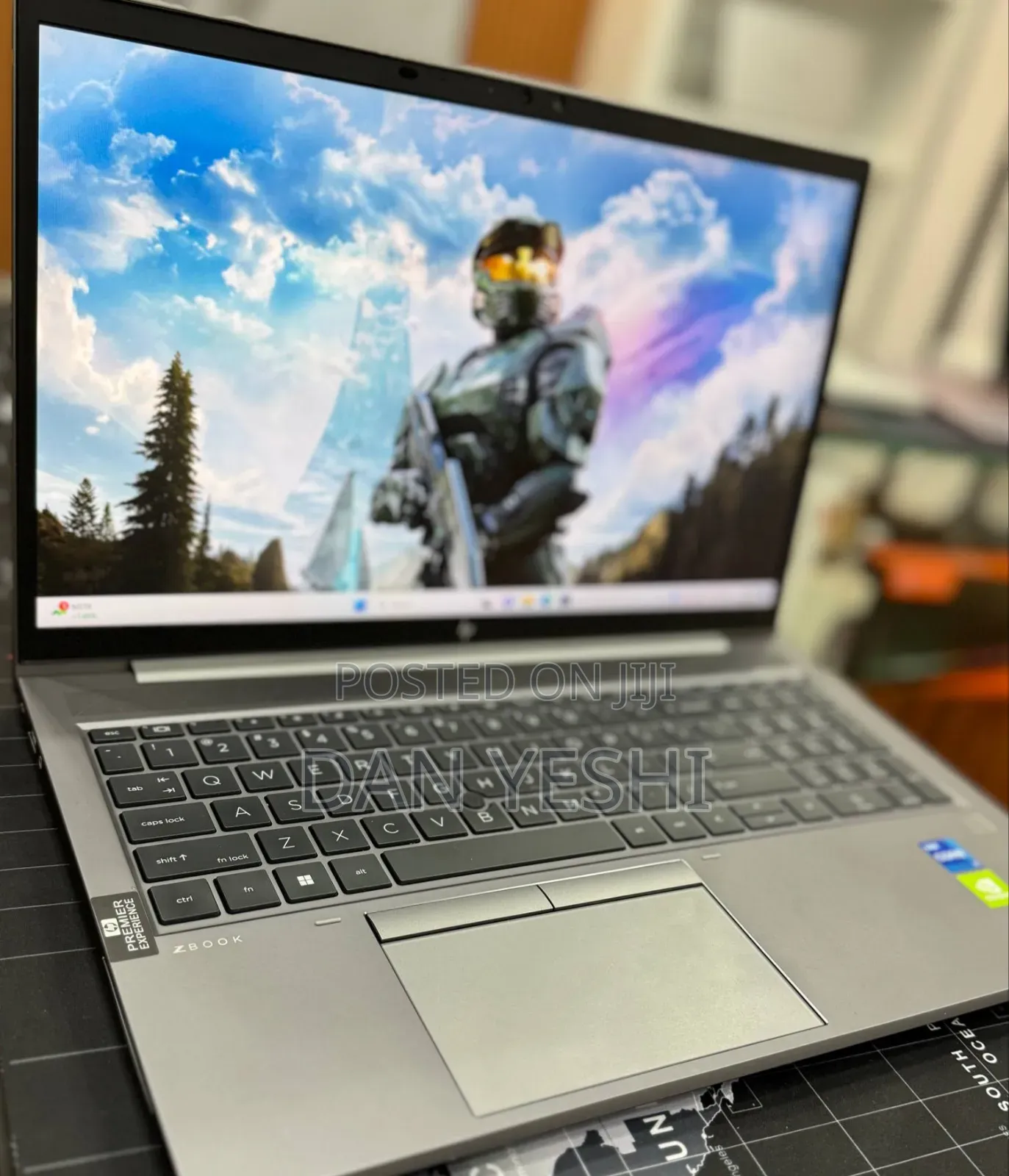New Laptop HP ZBook Firefly G8 32GB Intel Core i7 SSD 512GB