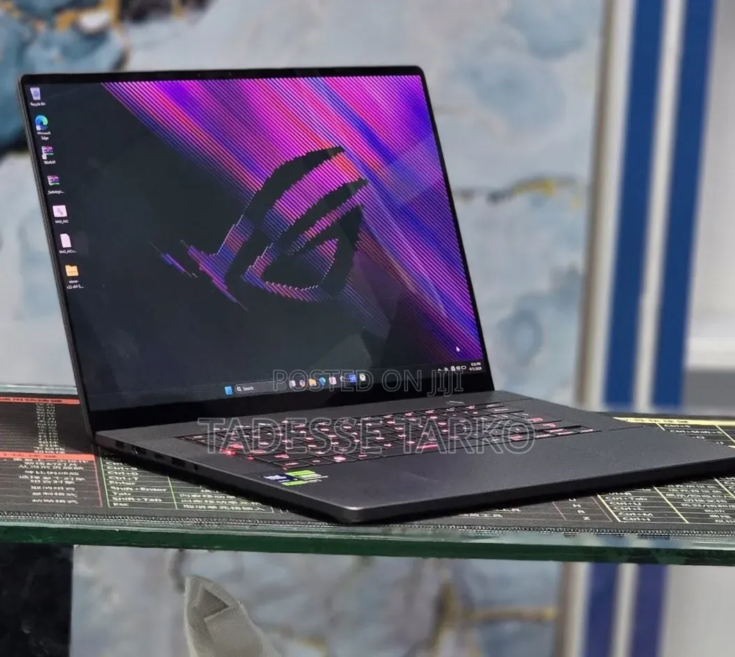 New Laptop Asus ROG Zephyrus G16 16GB Intel Core Ultra 9 SSD 1T