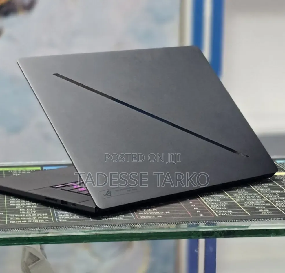 New Laptop Asus ROG Zephyrus G16 16GB Intel Core Ultra 9 SSD 1T