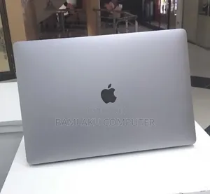 New Laptop Apple MacBook Pro 2017 16GB Intel Core i7 SSD 512GB