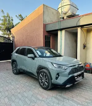 Toyota RAV4 2020 Green