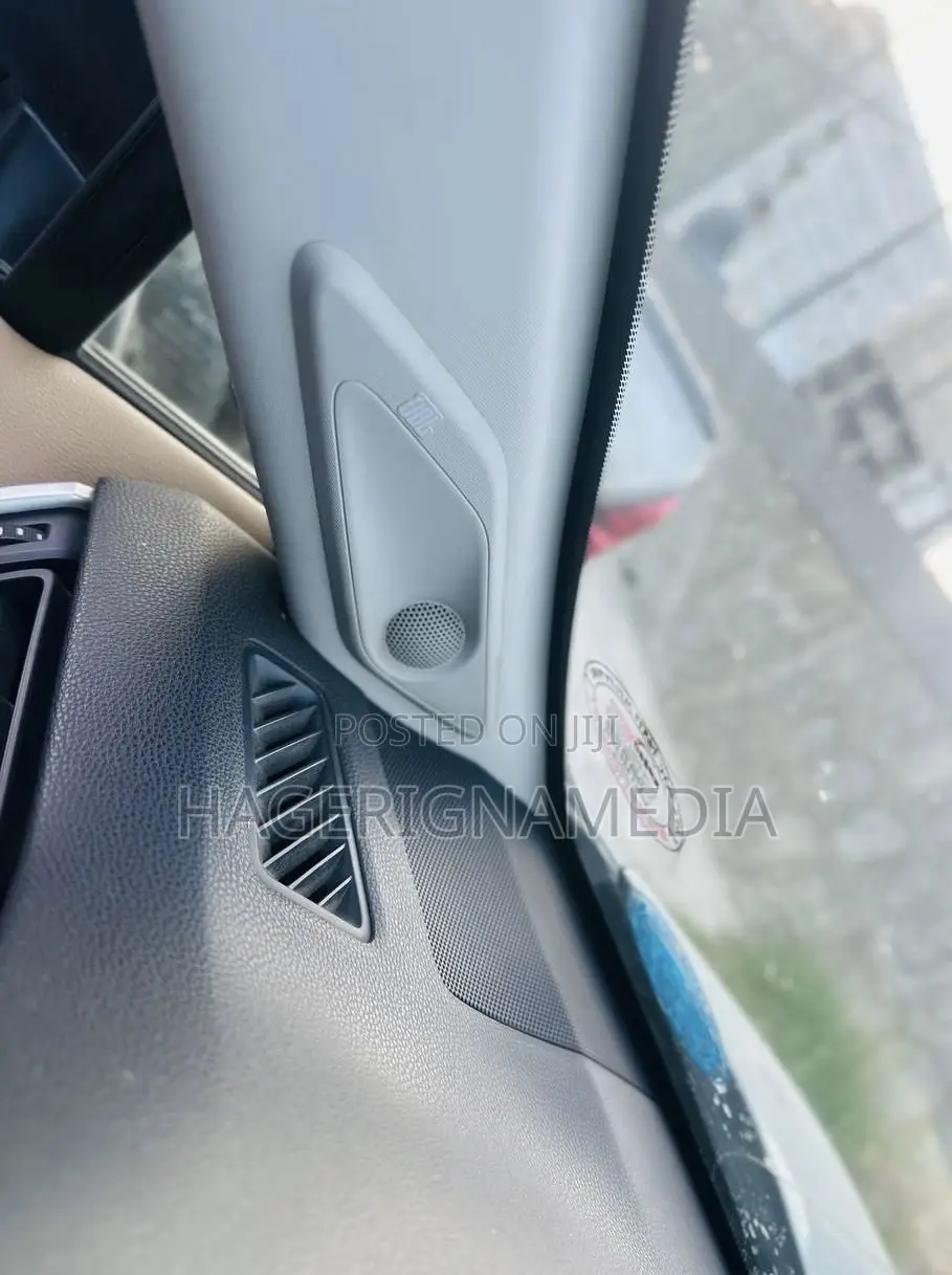 Toyota RAV4 2020 Green