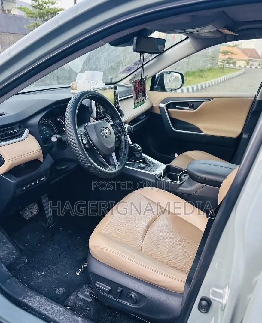 Toyota RAV4 2020 Green