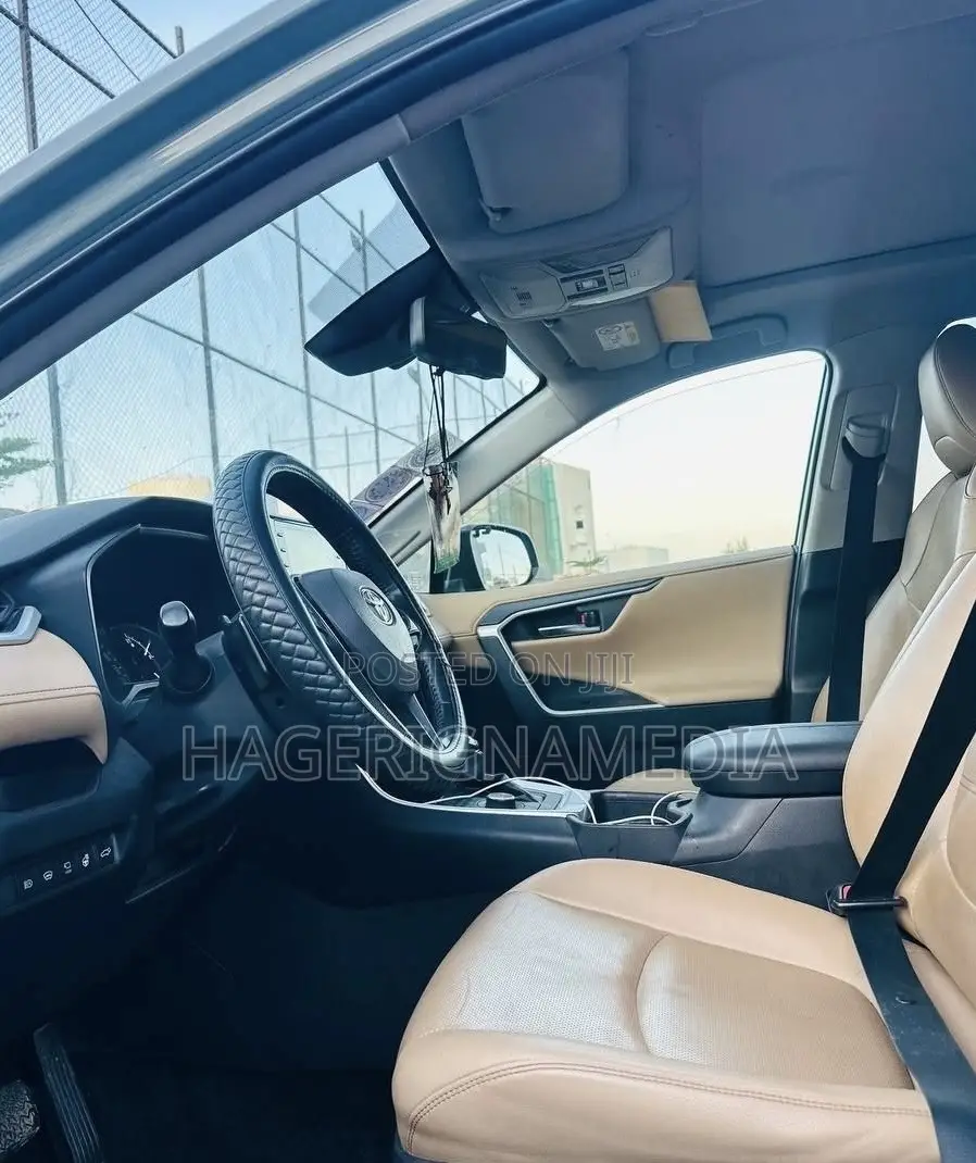 Toyota RAV4 2020 Green