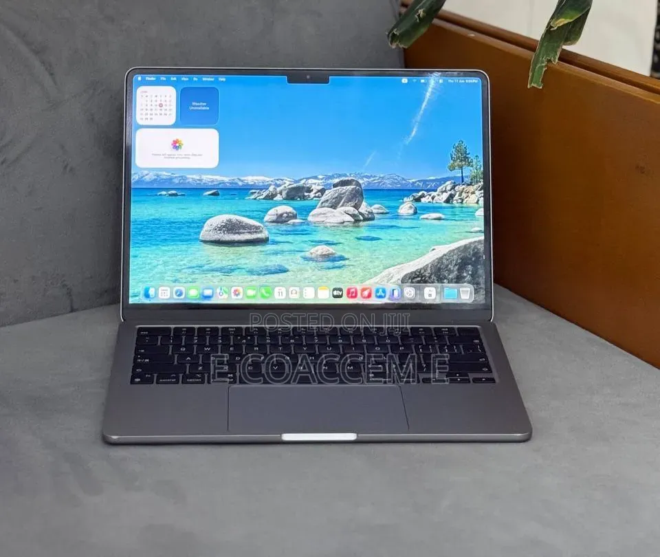 New Laptop Apple MacBook 8GB SSD 256GB