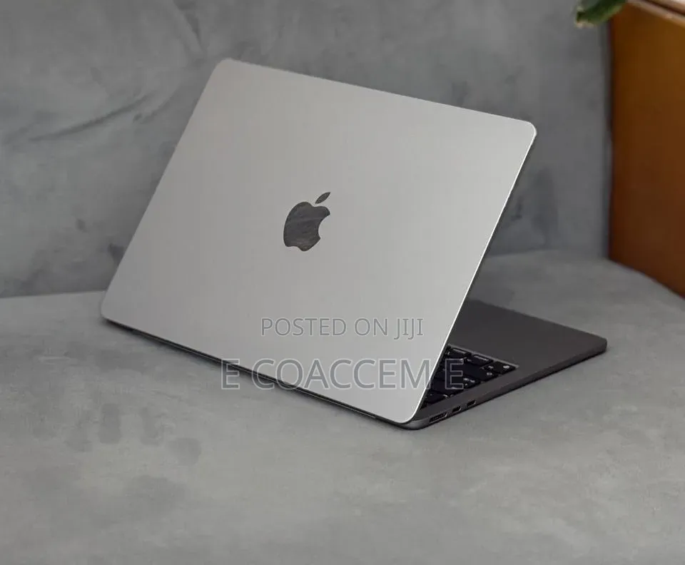 New Laptop Apple MacBook 8GB SSD 256GB