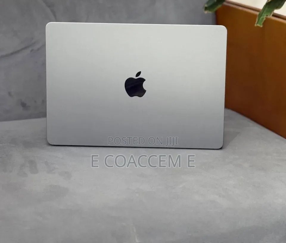 New Laptop Apple MacBook 8GB SSD 256GB